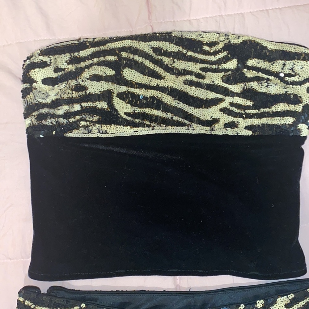 Sequins Skirt and Top w Velevet - Picture 6 of 17